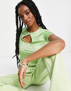 Приталенный топ с декоративным вырезом и мраморным принтом ASOS DESIGN-Зеленый цвет