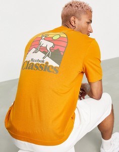 Золотисто-оранжевая футболка с принтом на тему кемпинга на спине Reebok Classics-Оранжевый цвет