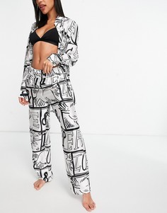 Пижамный премиум-комплект с принтом "Love & Peace" из атласной рубашки в стиле oversized и брюк с присборенным поясом черного и белого цветов ASOS DESIGN-Multi