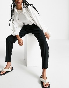 Укороченные приталенные брюки черного цвета Vero Moda-Черный цвет