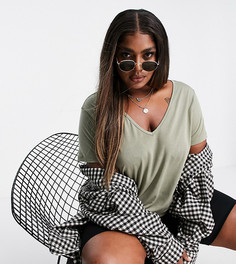Свободная футболка с V-образным вырезом цвета хаки ASOS DESIGN Curve-Зеленый цвет