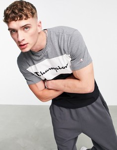 Серая футболка в стиле колор блок с крупным рукописным логотипом на груди Champion-Темно-синий