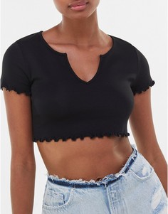 Черная укороченная футболка с разрезом спереди и волнистыми краями Bershka-Черный цвет