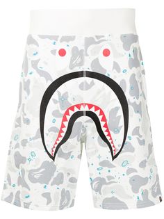 A BATHING APE® спортивные шорты с камуфляжным принтом