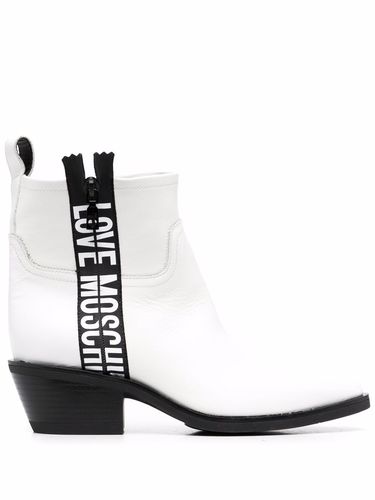 Распродажа сумок love moschino. Смотреть фото Распродажа сумок love moschino. Смотреть картинку Распродажа сумок love moschino. Картинка про Распродажа сумок love moschino. Фото Распродажа сумок love moschino
