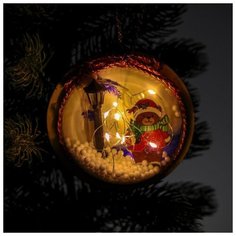 Елочный шар Luazon Lighting с деревянной фигуркой и подсветкой "Мишка и фонарь", 12*12 см