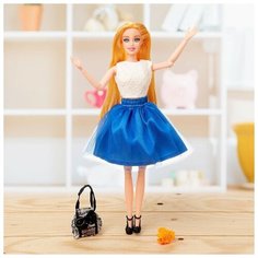 Кукла модель шарнирная «Эмели» в платье, с аксессуарами Сима ленд