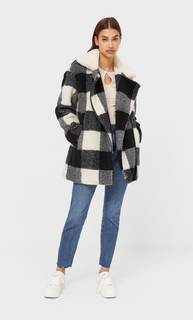 Stradivarius Пальто Из Искусственной Овчины В Клетку Черный L