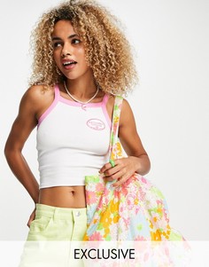 Майка в рубчик с розовой окантовкой и вышитым гербом Reclaimed Vintage Inspired-Розовый цвет