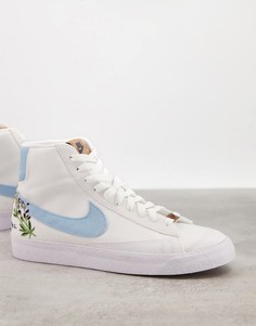 Бело-голубые кроссовки средней высоты с цветочной вышивкой Nike Blazer Mid 77 Move To Zero-Голубой