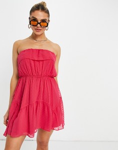 Ярко-розовое платье-бандо мини из ткани добби с расклешенной юбкой, оборками и поясом ASOS DESIGN-Розовый цвет