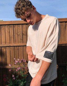 Oversized-футболка с нашивкой на рукаве ASOS Unrvlld Spply-Neutral
