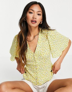 Желтая чайная блузка с короткими рукавами и мелким цветочным принтом ASOS DESIGN-Многоцветный