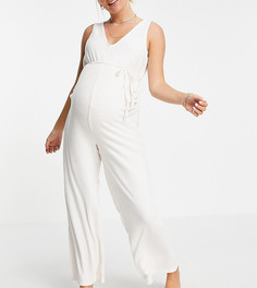 Очень мягкий комбинезон цвета экрю в рубчик для дома с поясом ASOS DESIGN Maternity – Выбирай и Комбинируй-Белый