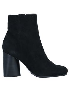 Полусапоги и высокие ботинки Guess