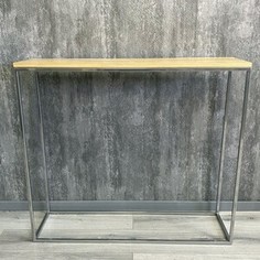 Напольная консоль Akur Loft Wington 1200 металлокаркас хромированный декор прозрачный лак