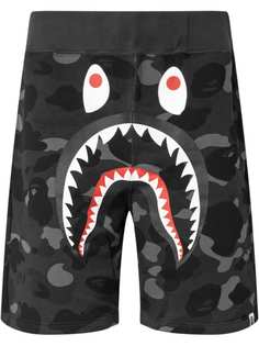 A BATHING APE® спортивные шорты Colour Camo Shark