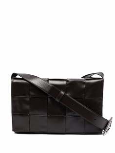 Bottega Veneta сумка-мессенджер с плетением Maxi Intrecciato
