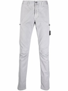 Stone Island узкие брюки с нашивкой-логотипом