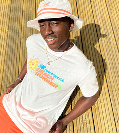 Белая футболка с принтом "Beach Runner" New Balance – эксклюзивно для ASOS-Белый