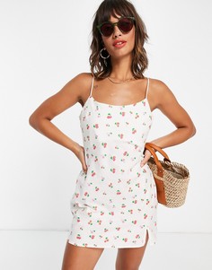 Льняной сарафан мини на бретельках с клубничным принтом ASOS DESIGN-Разноцветный