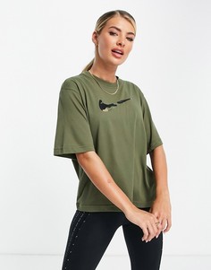 Свободная футболка цвета хаки с высоким воротником и короткими рукавами Nike Training Dri-Fit-Зеленый цвет