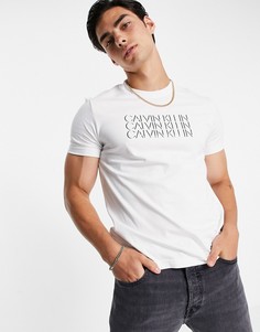 Белая футболка с тройным логотипом в центре Calvin Klein Jeans-Белый