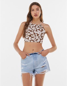 Коричневый кроп-топ с завязкой через шею и принтом из ромашек Bershka-Коричневый цвет