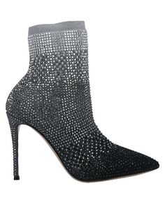 Полусапоги и высокие ботинки Casadei