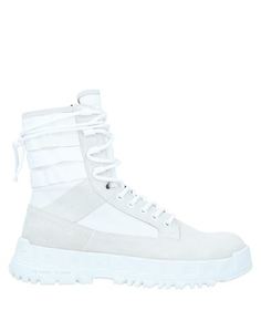 Полусапоги и высокие ботинки Versace