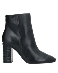 Полусапоги и высокие ботинки Guess