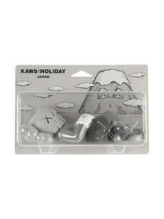 KAWS коллекционная фигурка Holiday Japan