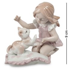 Фигурка Девочка с котенком JP-29/ 3 113-10200 Pavone