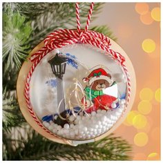 Елочный шар Luazon Lighting с деревянной фигуркой и подсветкой "Мишка и фонарь", 12*12 см