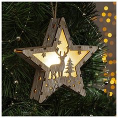 Фигура деревянная Luazon Lighting звезда "Олень и елка", 14х13х3 см, 1 LED серый фон (4364298)