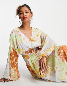 Платье макси с присборенной талией, открытой спиной и комбинированными цветочными принтами из мягкой ткани добби ASOS DESIGN-Multi