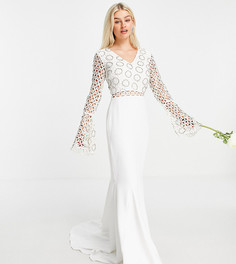 Белое платье с длинными рукавами и кружевом Virgos Lounge Petite Bridal-Белый