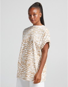 Бежевая oversized-футболка с комбинированным звериным принтом Bershka-Светло-бежевый цвет