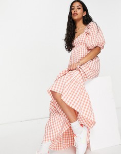 Платье макси в клетку с вырезом сердечком и баской ASOS DESIGN-Multi