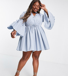 Синее платье с присборенной юбкой и объемными рукавами In The Style Plus x Lorna Luxe-Голубой
