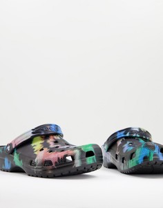Черные классические сабо с разноцветным принтом тай-дай в форме спирали Crocs-Multi