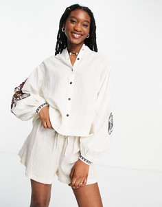 Белый топ с объемными рукавами и вышивкой Maison Scotch