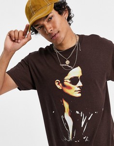 Выбеленная темно-коричневая футболка с принтом Тринити из фильма "Матрица" Vintage Supply-Коричневый цвет
