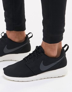Черные кроссовки Nike Roshe Run 511881-010-Черный