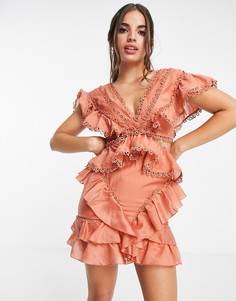 Структурированное платье мини с кружевной отделкой и оборками ASOS DESIGN-Розовый цвет
