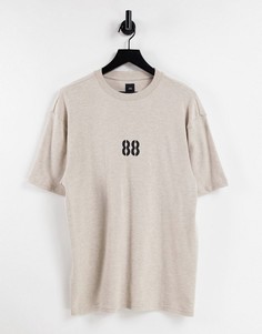Футболка цвета экрю с принтом в университетском стиле River Island-Светло-бежевый цвет