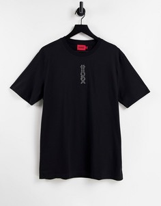 Черная футболка с небольшим вертикальным однотонным логотипом HUGO Durned213-Черный цвет