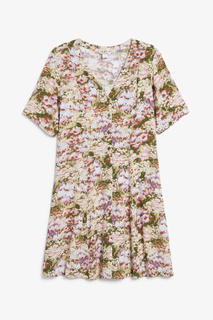 Приталенное платье с широкой юбкой в стиле ретро Monki