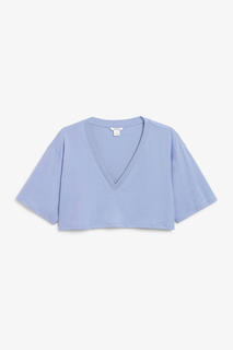 Укороченная футболка с V-образным вырезом Monki