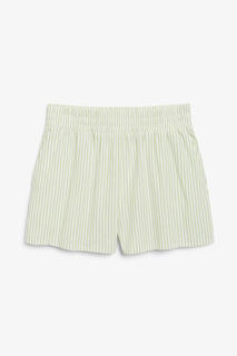 Легкие шорты Monki